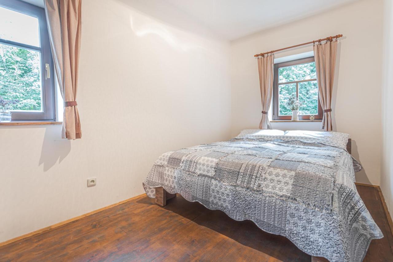 Buskovsky Mlyn 1580 Hotel Dolni Bousov Bilik gambar