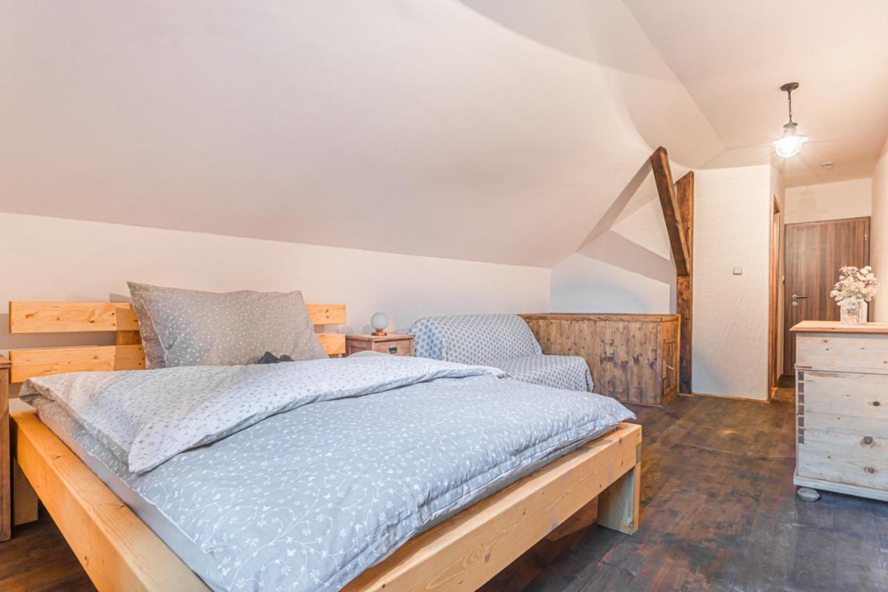 Buskovsky Mlyn 1580 Hotel Dolni Bousov Luaran gambar