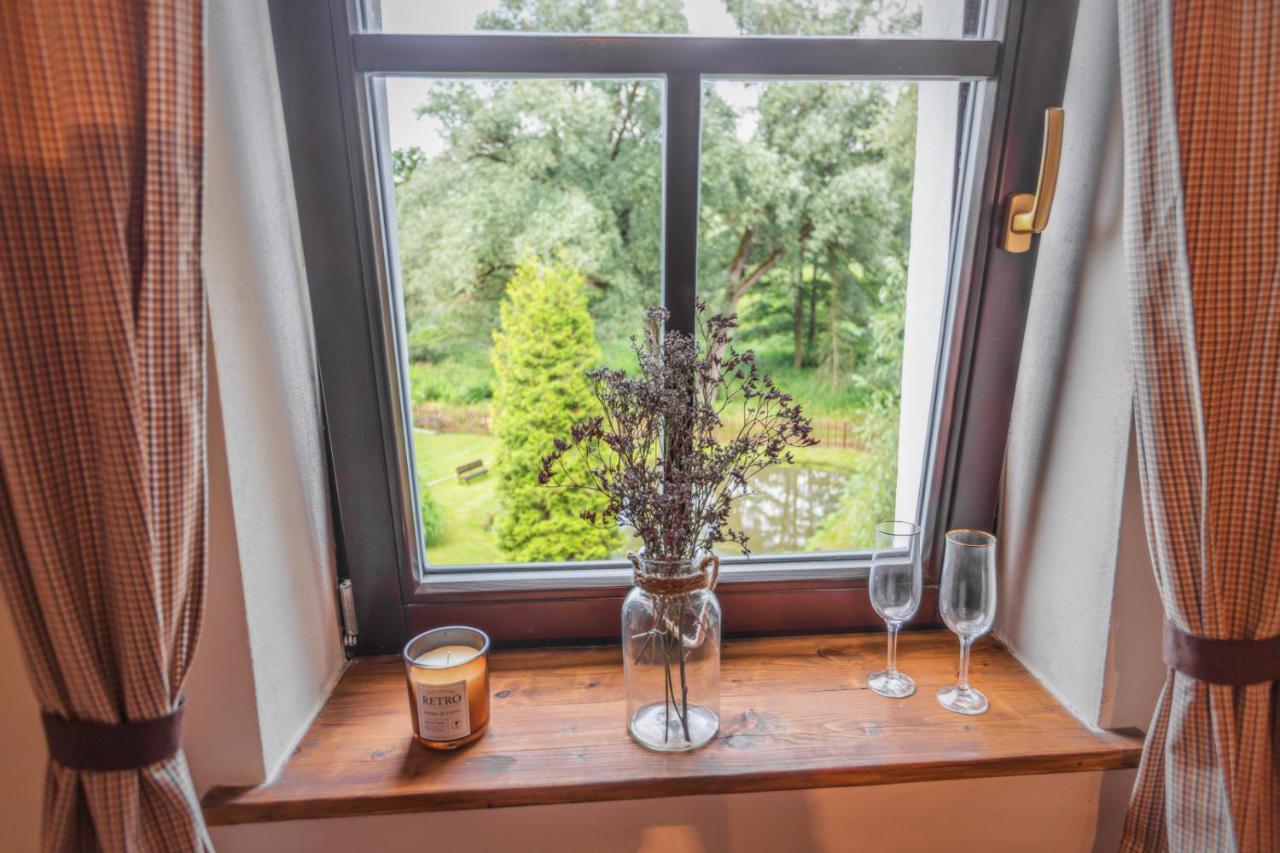 Buskovsky Mlyn 1580 Hotel Dolni Bousov Luaran gambar