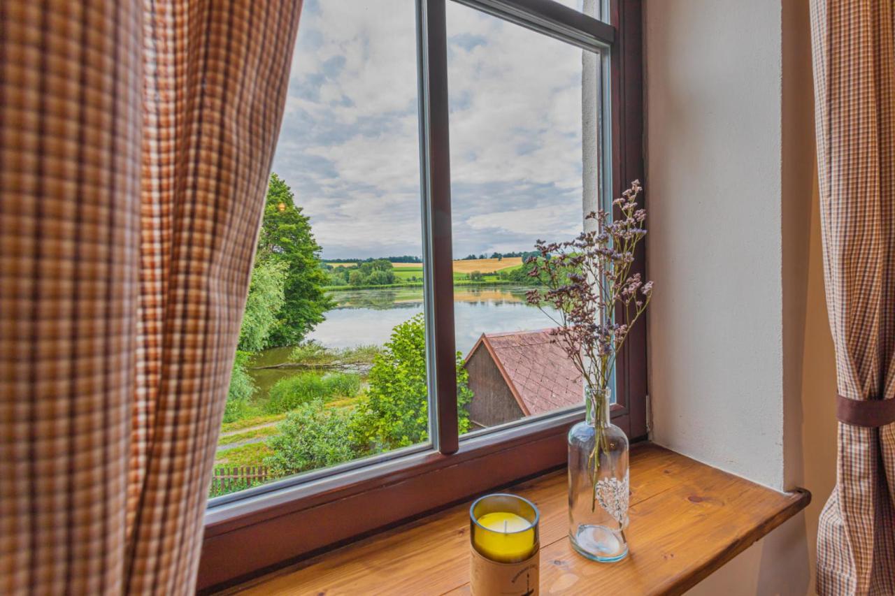 Buskovsky Mlyn 1580 Hotel Dolni Bousov Luaran gambar