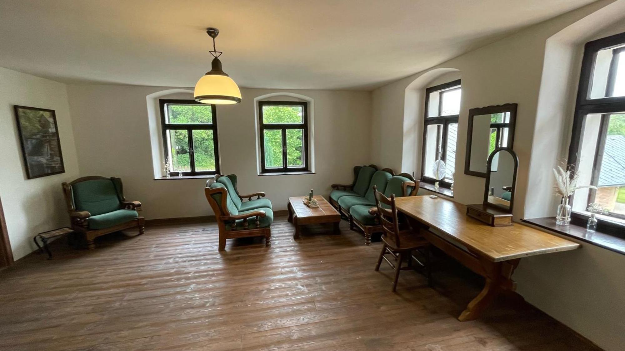 Buskovsky Mlyn 1580 Hotel Dolni Bousov Bilik gambar