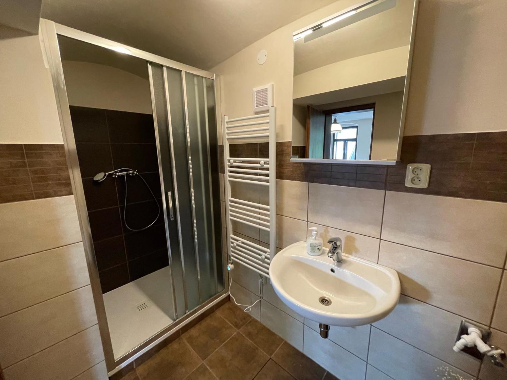 Buskovsky Mlyn 1580 Hotel Dolni Bousov Bilik gambar